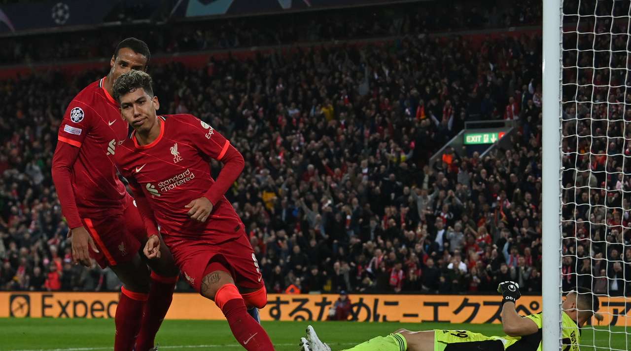 Firmino là cầu thủ thi đấu xuất sắc nhất với cú đúp đầy ấn tượng