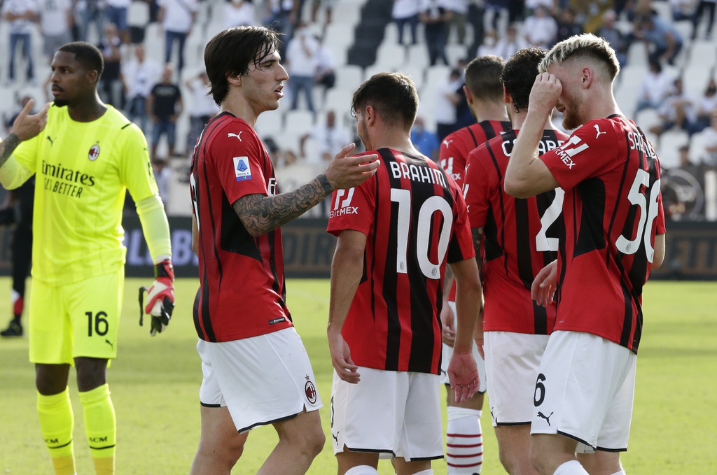 Con trai huyền thoại Paolo Maldini ghi bàn cho AC Milan