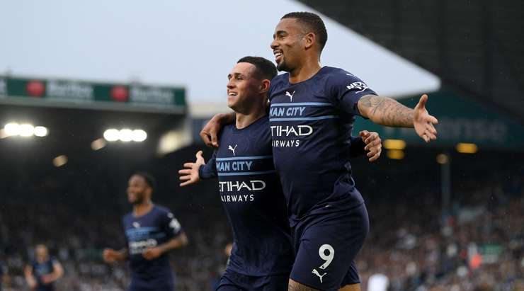 Man City lấy lại ngôi đầu bảng Ngoại Hạng Anh