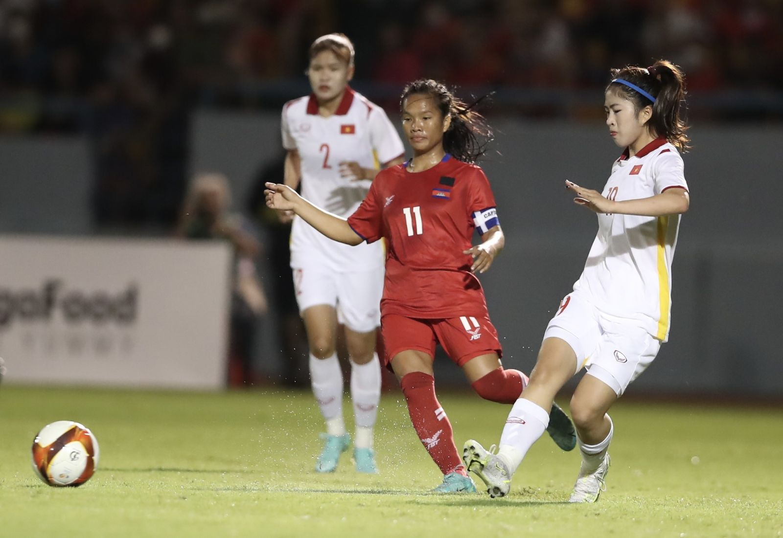 Tuyển nữ Việt Nam thắng 7-0 Campuchia 