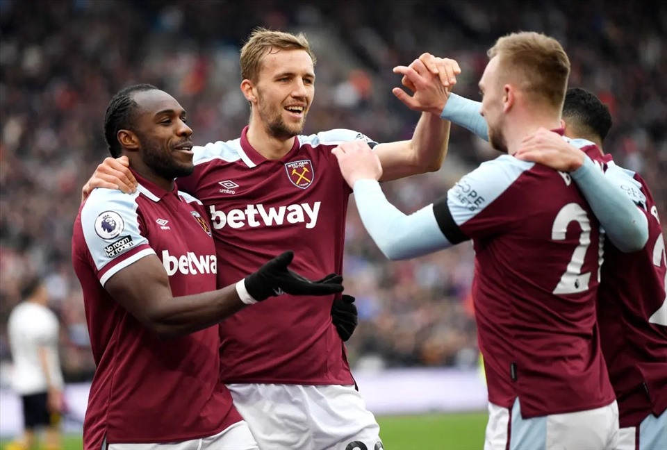 Soi kèo Norwich vs West Ham United 8/5