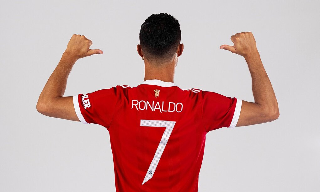 Ronaldo khoác áo số 7 tại MU