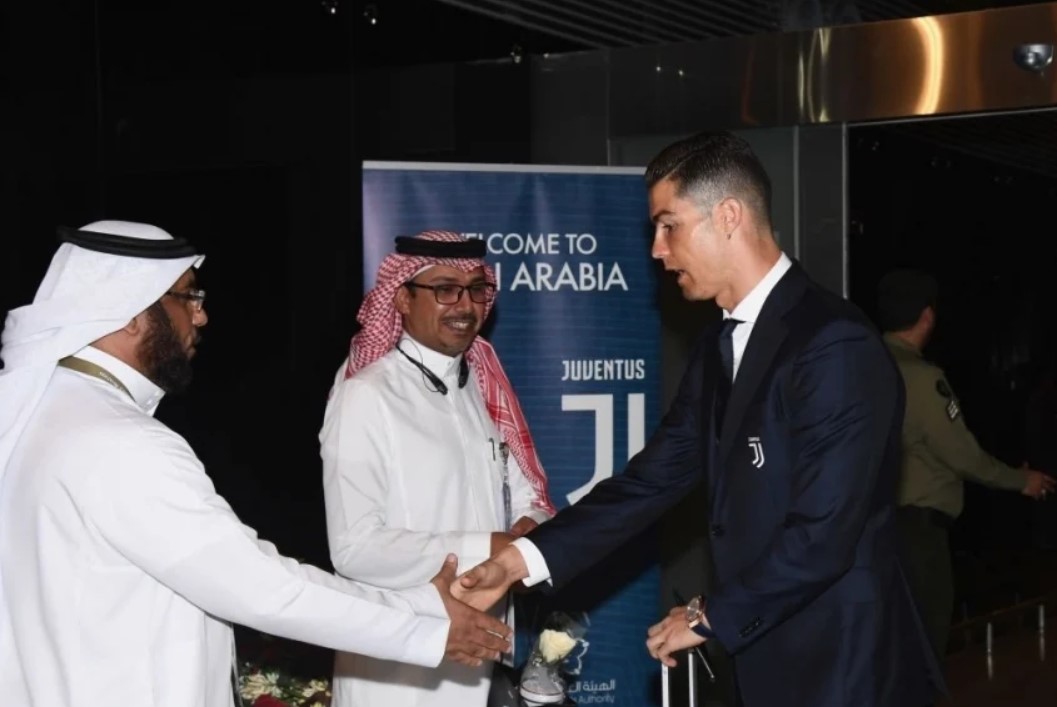 Ronaldo sẽ đến Qatar chơi bóng?