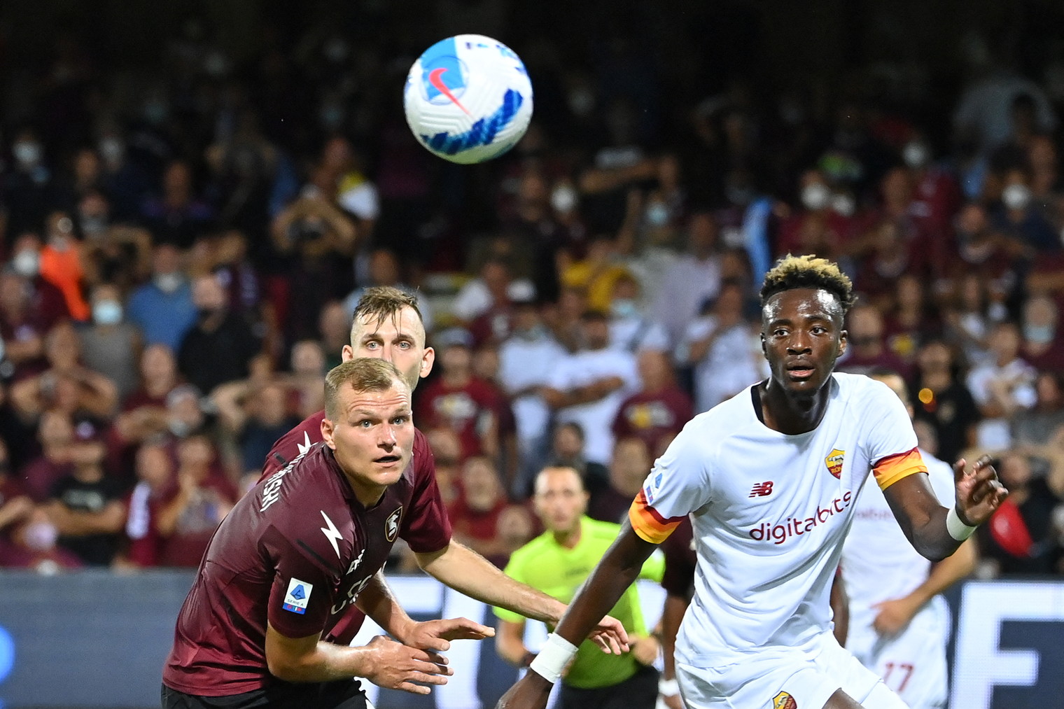 Salernitana 0-4 Roma: Tammy Abraham tiếp tục sáng