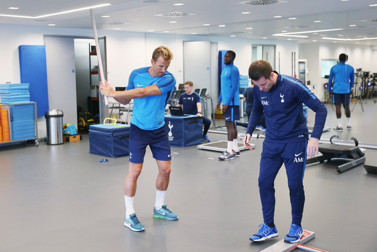Harry Kane trở lại Tottenham luyện tập