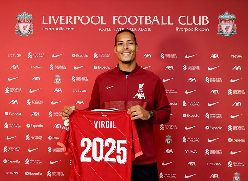 Liverpool gia hạn hợp đồng với Van Dijk