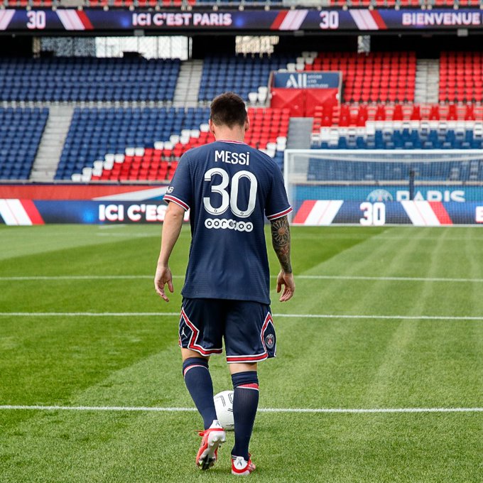 Messi sẽ mặc áo số 30 tại PSG