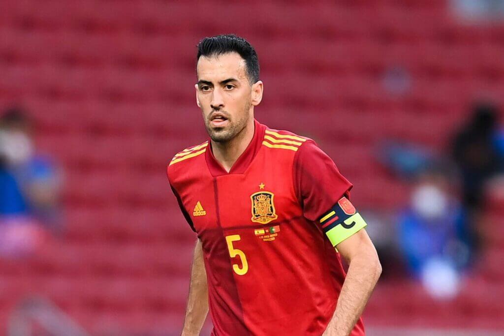 Sergio Busquet bỏ lở cơ hội tham dự Euro 2020 cùng đội tuyển Tây Ban Nha vì COVID-19