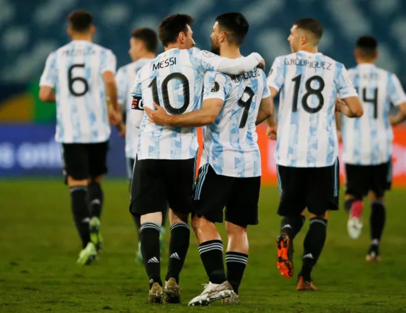 Lionel Messi trong màu áo Argentia