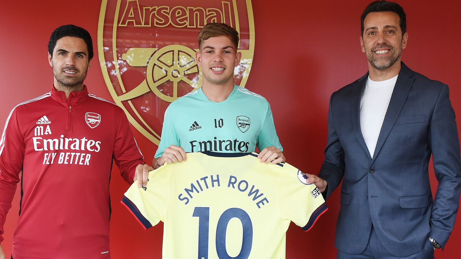 Emile Smith Rowe ký hợp đồng dài hạn với Arsenal 