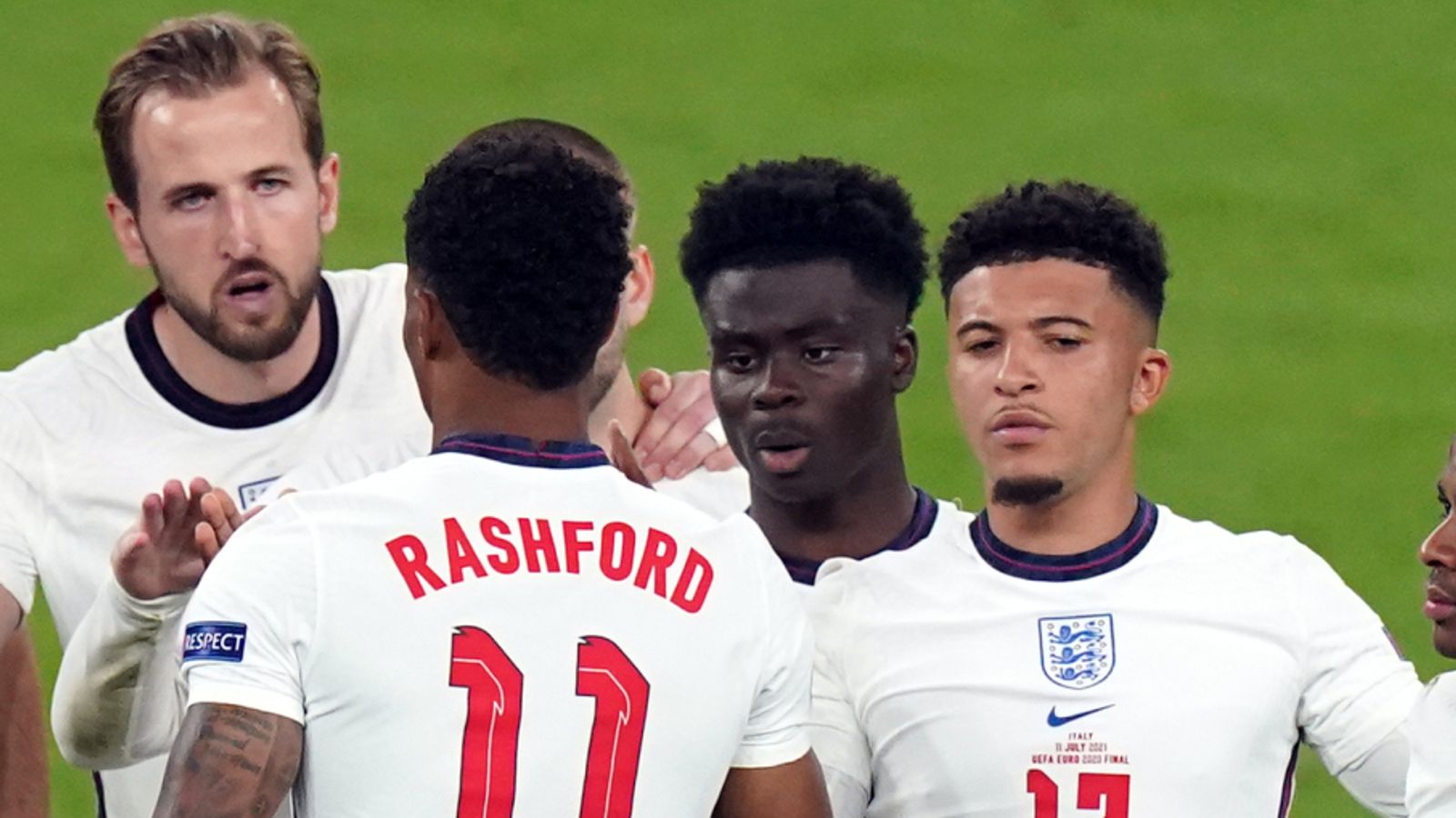 Các cầu thủ Anh bị phân biệt chủng tộc