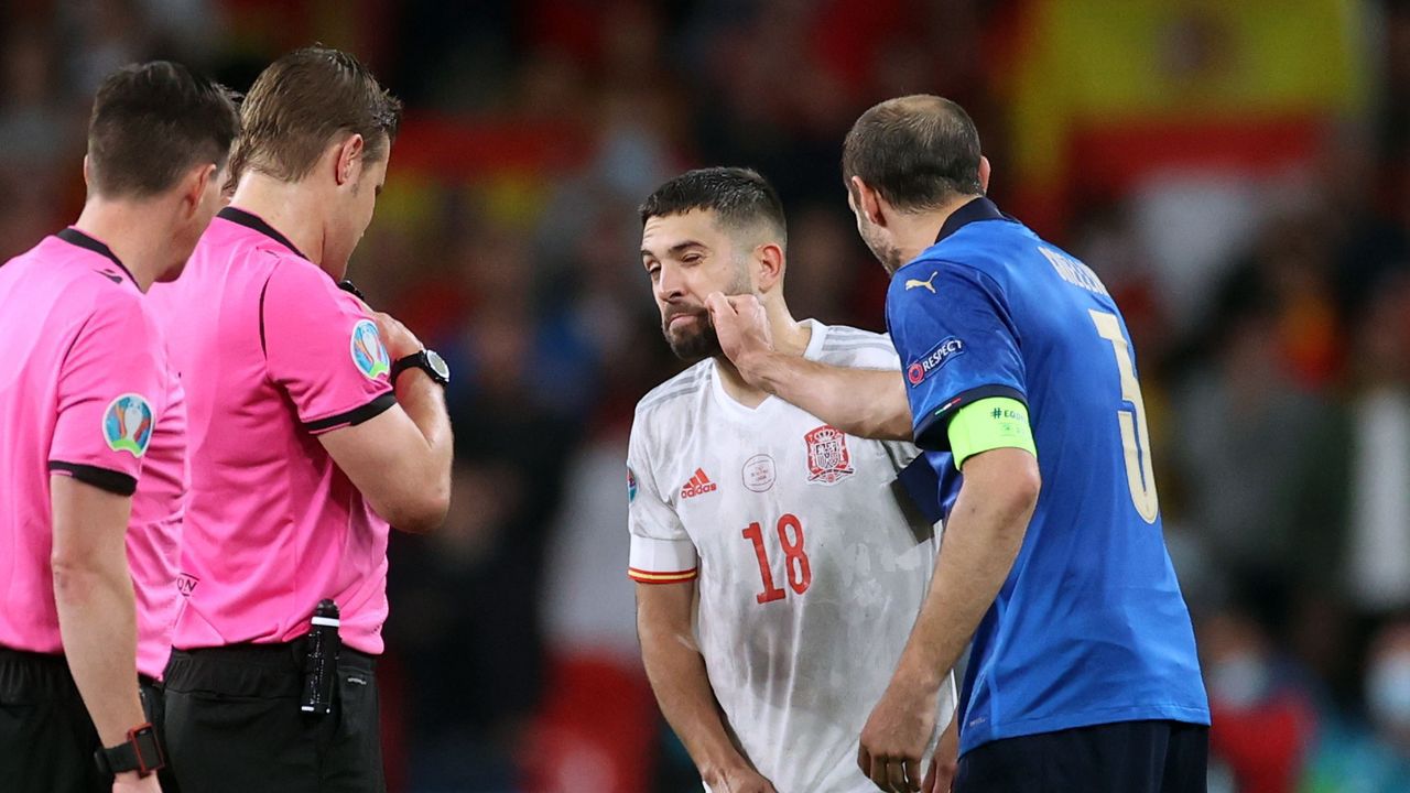 Chiellini ban đầu khá ngỡ ngàng