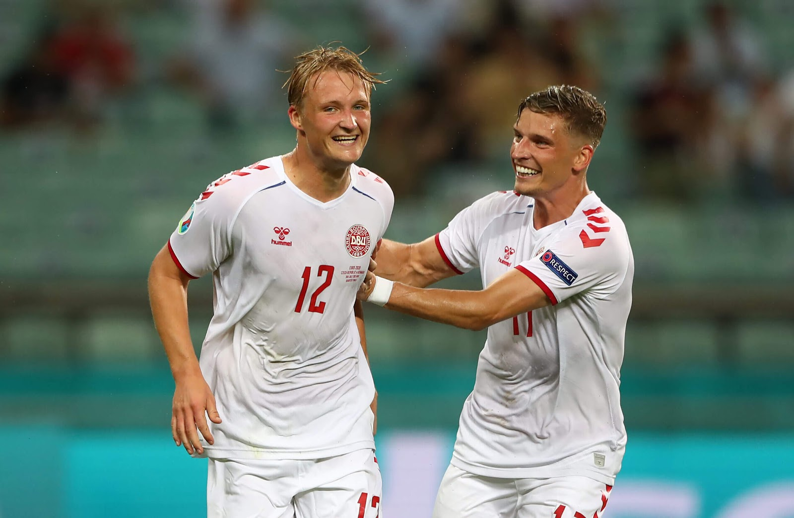 Dolberg ăn mừng bàn thắng đầy cảm xúc sau khi đưa Đan Mạch lọt vào vòng 4 đội cuối cùng
