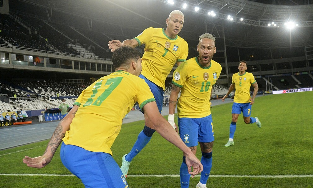 Neymar truyền cảm hứng samba, Brazil đặt chân tới trận chung kết