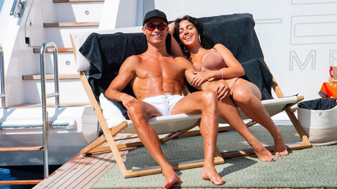 Ronaldo đang cùng vợ tận hưởng chuyến nghỉ hè