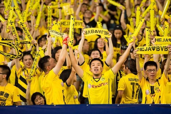 Dortmund đến Việt Nam đá giao hữu