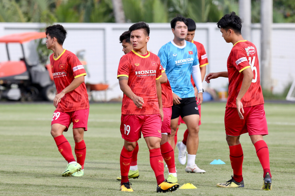 Quang Hải: “Tôi đang thay đổi để phù hợp với lối chơi của CLB Pau FC”