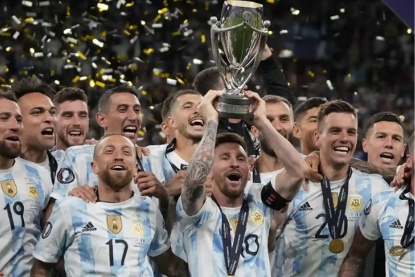 Argentina bay cao nhờ động cơ vĩnh cửu mang tên Lionel Messi