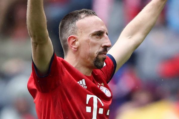 Cựu sao Bayern Munich Franck Ribery chính thức giải nghệ ở tuổi 39