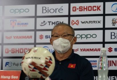 Họp báo Lào vs Việt Nam: Thầy Park thừa nhận một sự thật phũ phàng ở ĐTQG