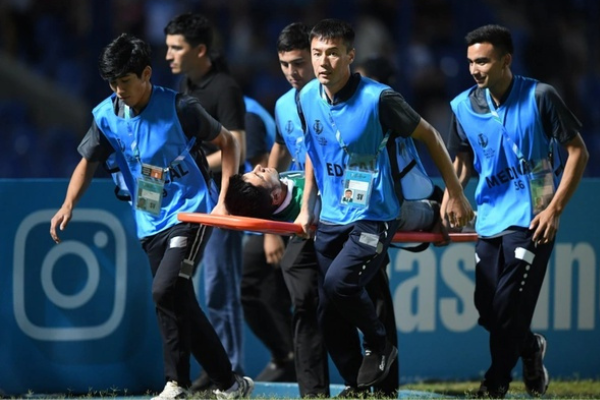 Các CĐV Uzbekistan nhận lệnh cấm tại bán kết U23 châu Á