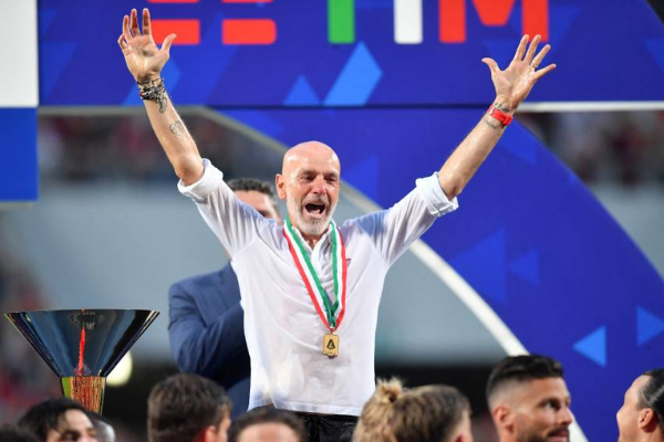 HLV Stefano Pioli giành chức vô địch đầu tiên trong sự nghiệp