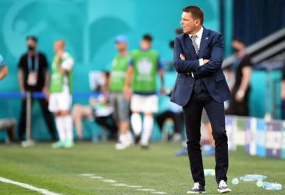 HLV Slovakia trách số phận sau trận thua Thụy Điển