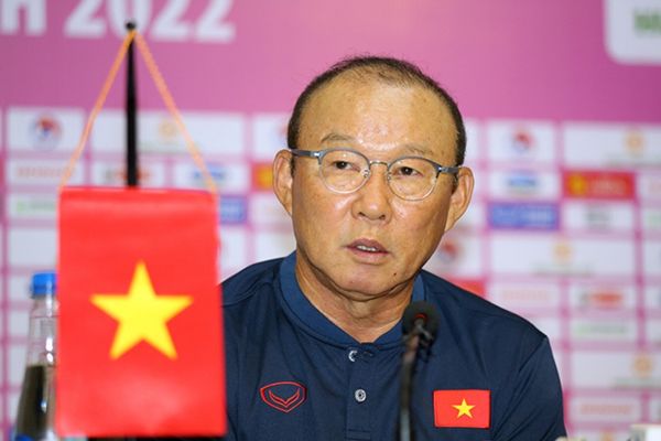 Thầy Park lo ngại về khả năng dự AFF Cup của Quang Hải