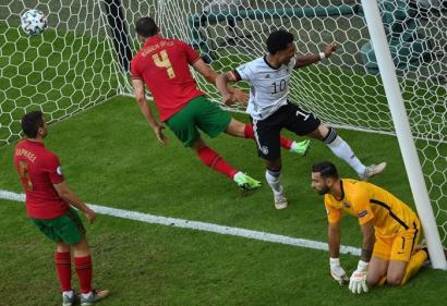 Bồ Đào Nha thủng lưới 4 bàn: Lỗ hổng của hệ thống