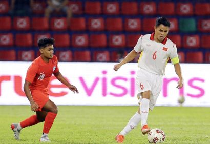 Vượt qua nỗi đau mất người thân, đội trưởng U23 Việt Nam có màn trình diễn điểm 10