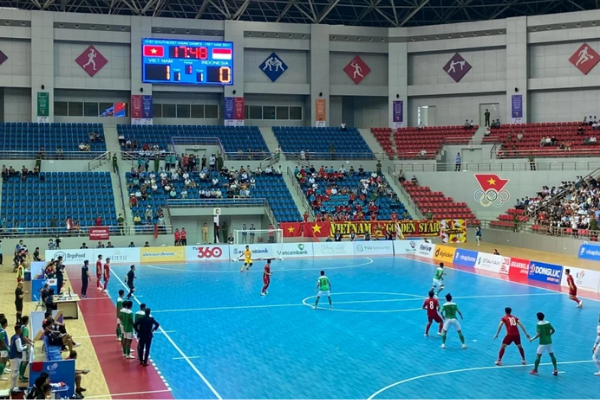Futsal Việt Nam hòa thất vọng trong ngày đầu ra quân 
