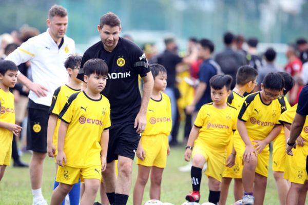 Những huyền thoại nào của Dortmund sẽ đá giao hữu với Việt Nam?