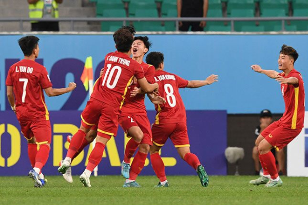 Fan bóng đá tại Đông Nam Á dậy sóng trước màn trình diễn của U23 Việt Nam 