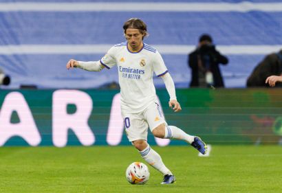 "Nghe lời" người hâm mộ, Real Madrid tặng thưởng cho Modric