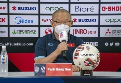 Trận Việt Nam vs Malaysia: Hoang mang với phát biểu của thầy Park