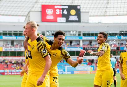 Dortmund cùng Leverkusen tạo nên một cuộc đua không tưởng