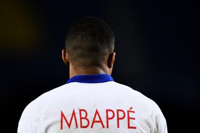 Kylian Mbappé: PSG giữ nổi không?