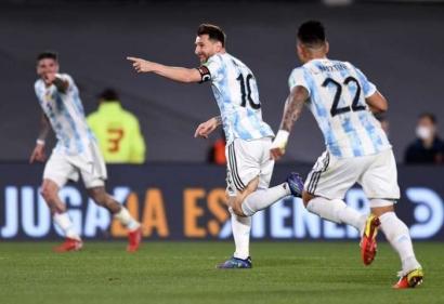 Messi tỏa sáng, Argentina nhấn chìm Uruguay