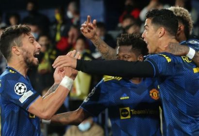 Chọc thủng lưới Villarreal, Ronaldo cùng Man United thiết lập cột mốc mới