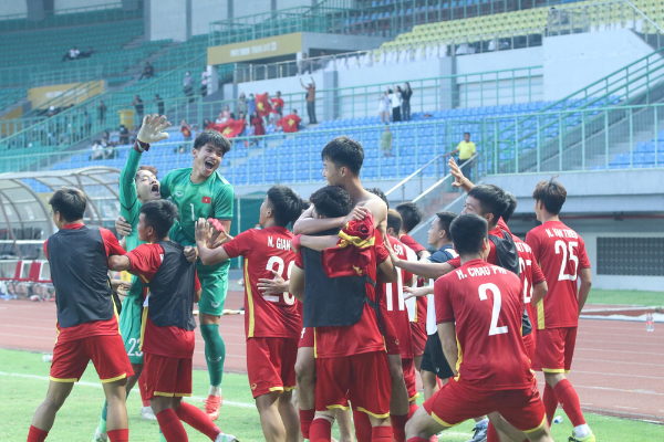 Tin bóng đá hôm nay 16/7: Quang Hải tiếp tục để lại dấu ấn tại Pau, Malaysia có lần thứ 2 vô địch U19