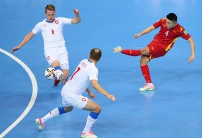 ĐTVN tại Futsal World Cup: Thua đậm, thắng kịch tính và hòa khó tin
