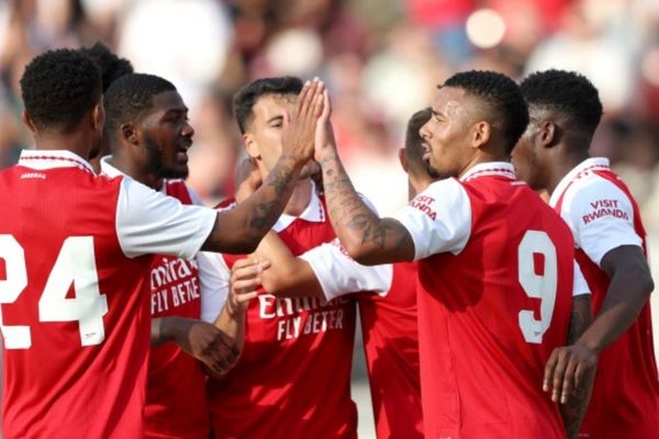 Gabriel Jesus tỏa sáng rực rỡ trong ngày ra mắt NHM Arsenal