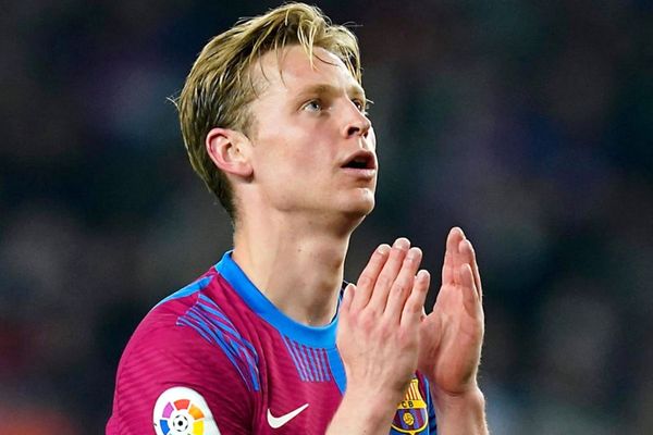 Chelsea sẵn sàng giải cứu De Jong, Barca nhận món lời cực khủng