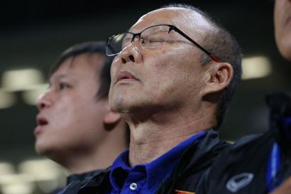 HLV Park Hang Seo bị cấm chỉ đạo trận “chung kết bảng G” gặp UAE