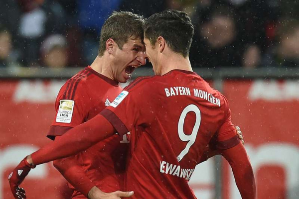 Muller tỏ ra lạc quan về viễn cảnh thiếu vắng Lewandowski 