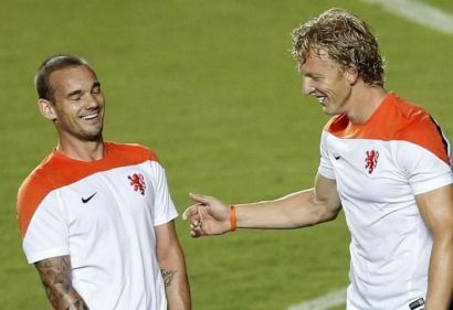 Yêu bóng đá theo hình thức đỏ đen, Wesley Sneijder vướng vòng lao lý