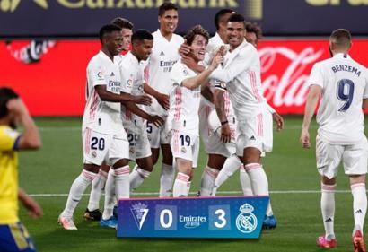 Thắng đậm nhược tiểu, Real Madrid tạm thời đánh chiếm ngôi đầu La Liga
