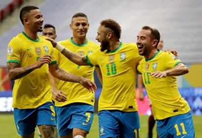 Bảng B Copa America: Brazil lội ngược dòng gay cấn