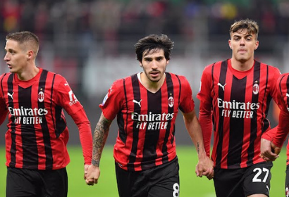 AC Milan giành chiến thắng trong một trận cầu điên rồ với 2 tấm thẻ đỏ