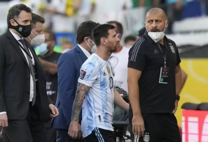 Hậu scandal Brazil vs Argentina: Tia sáng từ Lionel Messi
